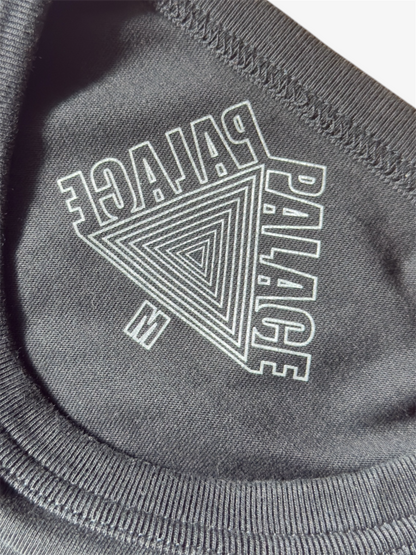 etichetta t shirt palace