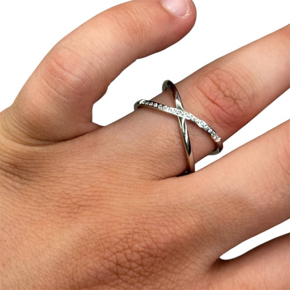 Eternity cross ring