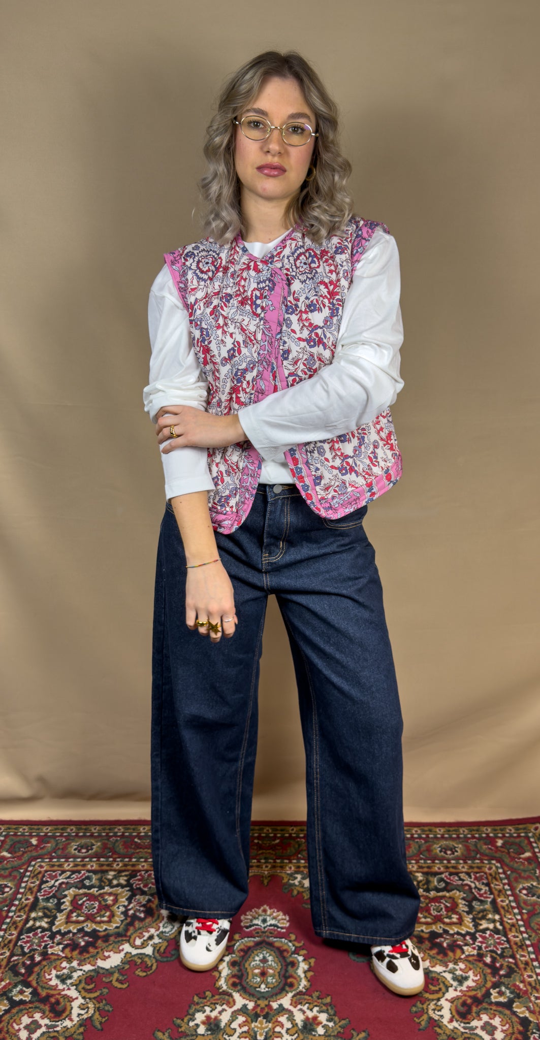 AR OPEN SLEEVELESS VEST WITH FLOWERS