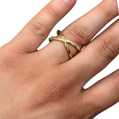 Eternity cross ring