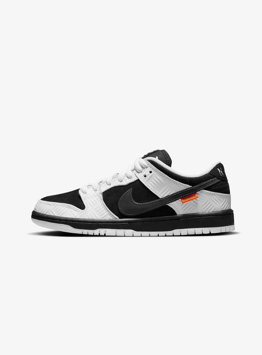 Nike Dunk Low SB TIGHTBOOTH
