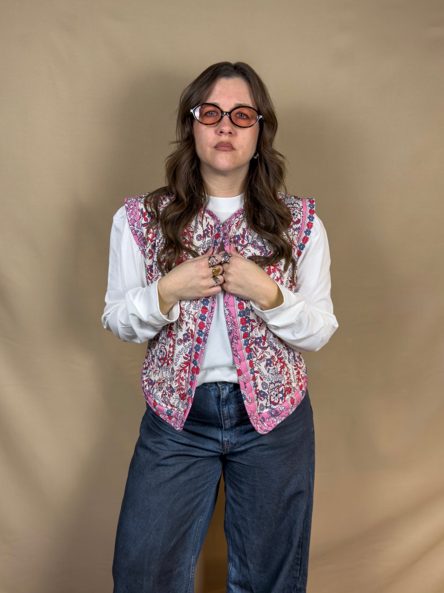 AR OPEN SLEEVELESS VEST WITH FLOWERS